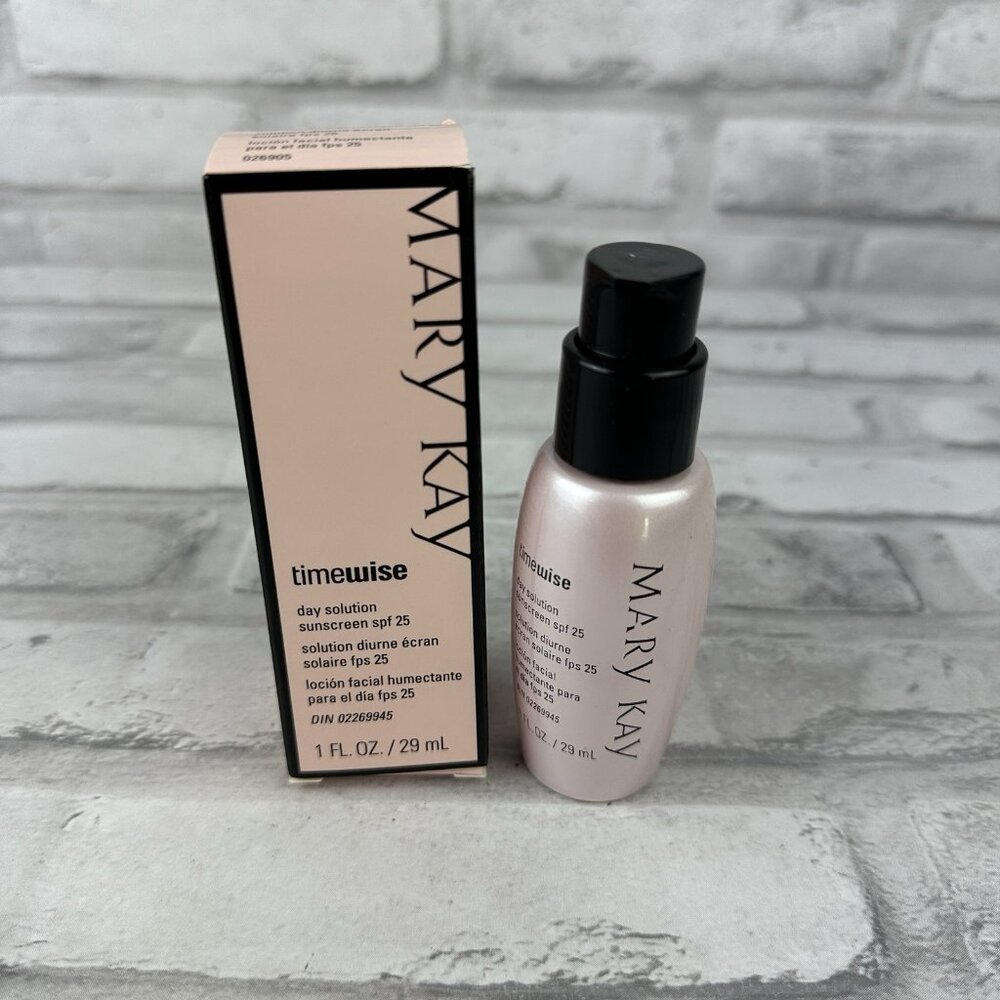 Mary Kay TimeWise Day Solution Sunscreen SPF 25 026905 New In Box
